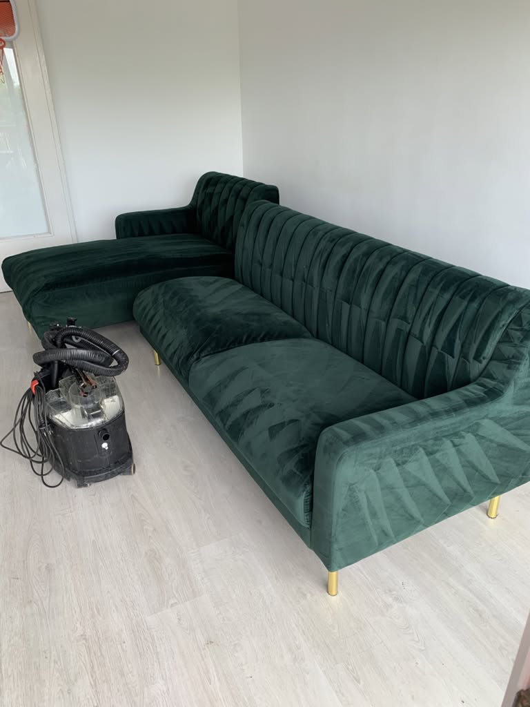 4 places🛋